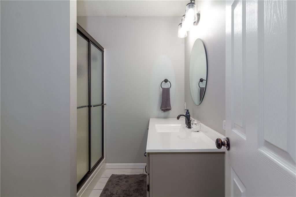 1420 W Oak Terrace — photo 18