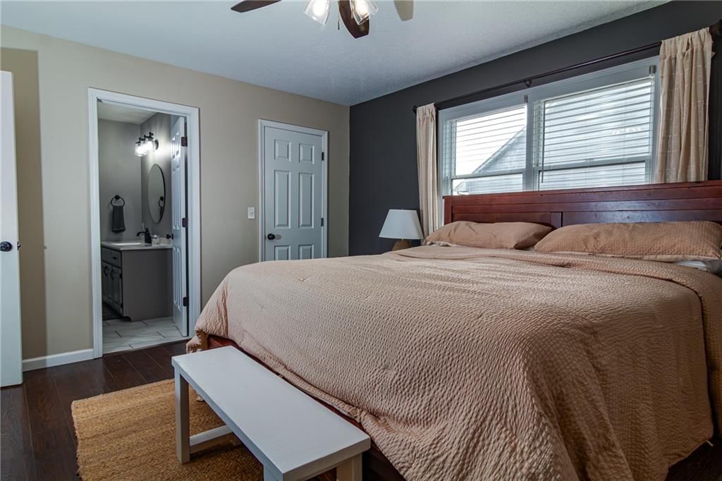 1420 W Oak Terrace — photo 20