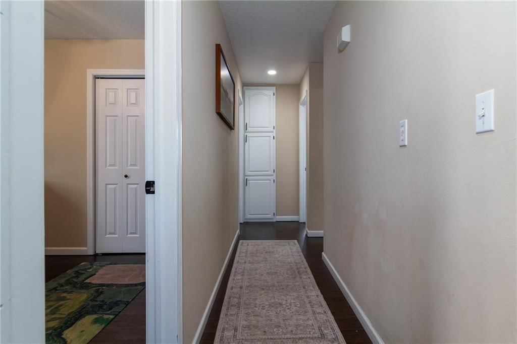 1420 W Oak Terrace — photo 22