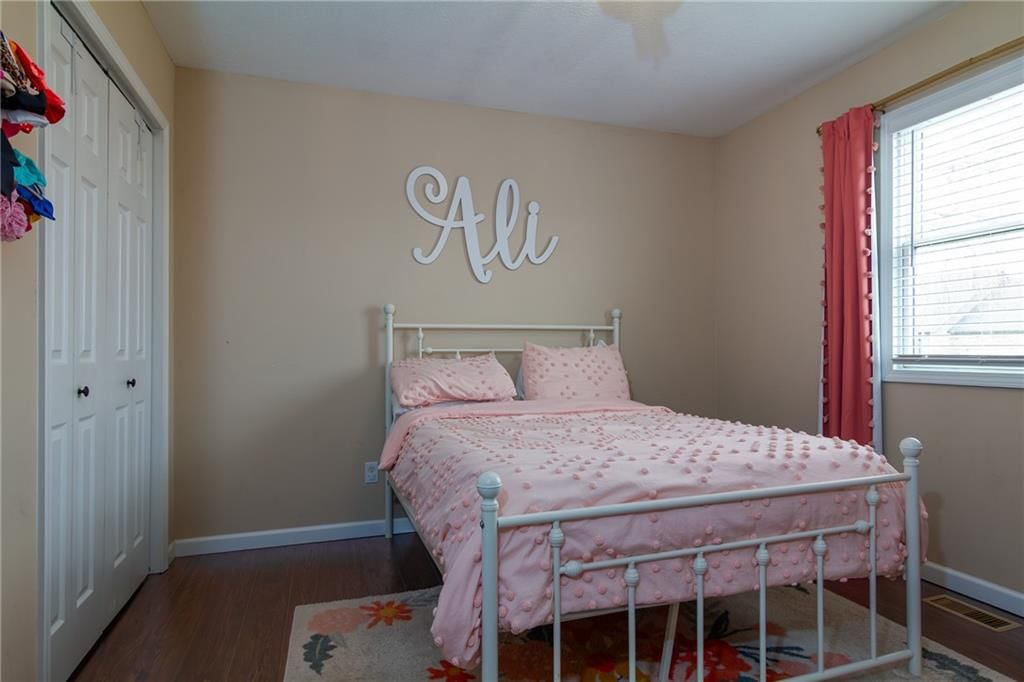 1420 W Oak Terrace — photo 24