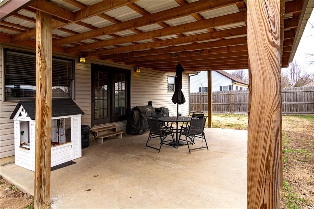 1420 W Oak Terrace — photo 35