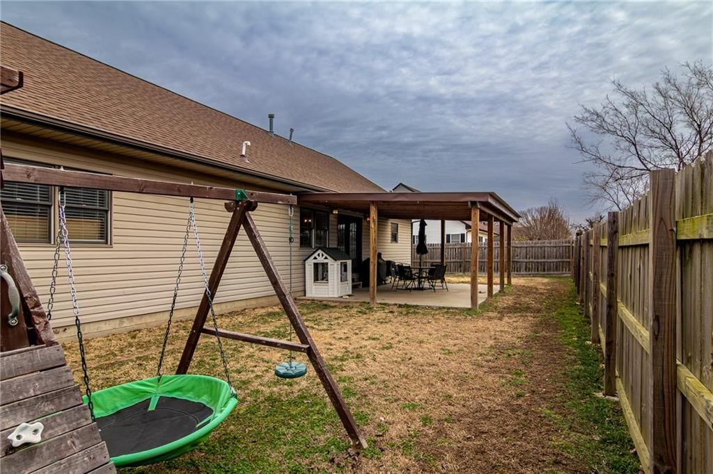 1420 W Oak Terrace — photo 39