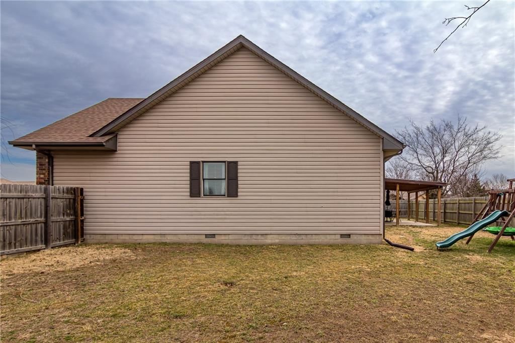 1420 W Oak Terrace — photo 40