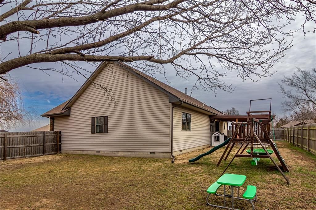 1420 W Oak Terrace — photo 41
