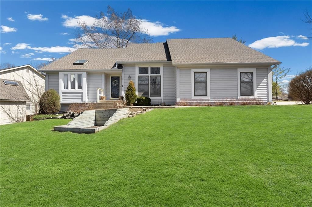 15611 Maple Street, Overland Park, KS