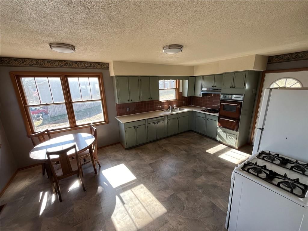 5518 Karrasch Street — photo 16
