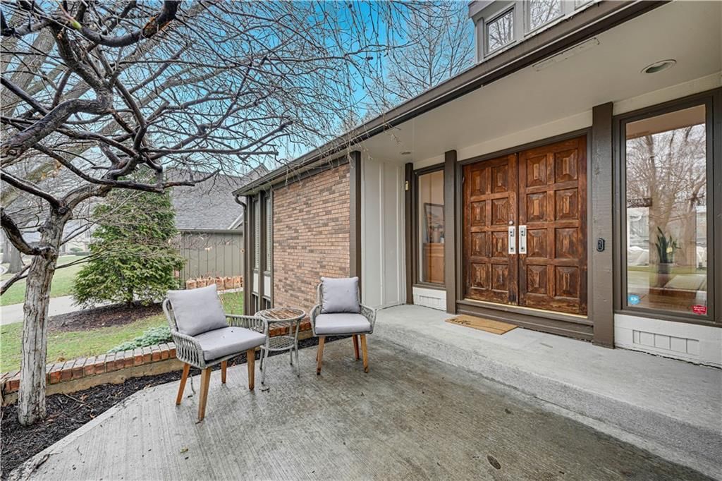 10169 Mackey Street, Overland Park, KS