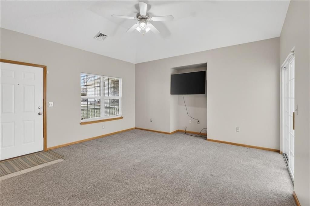 11315 Lafayette Avenue — photo 10