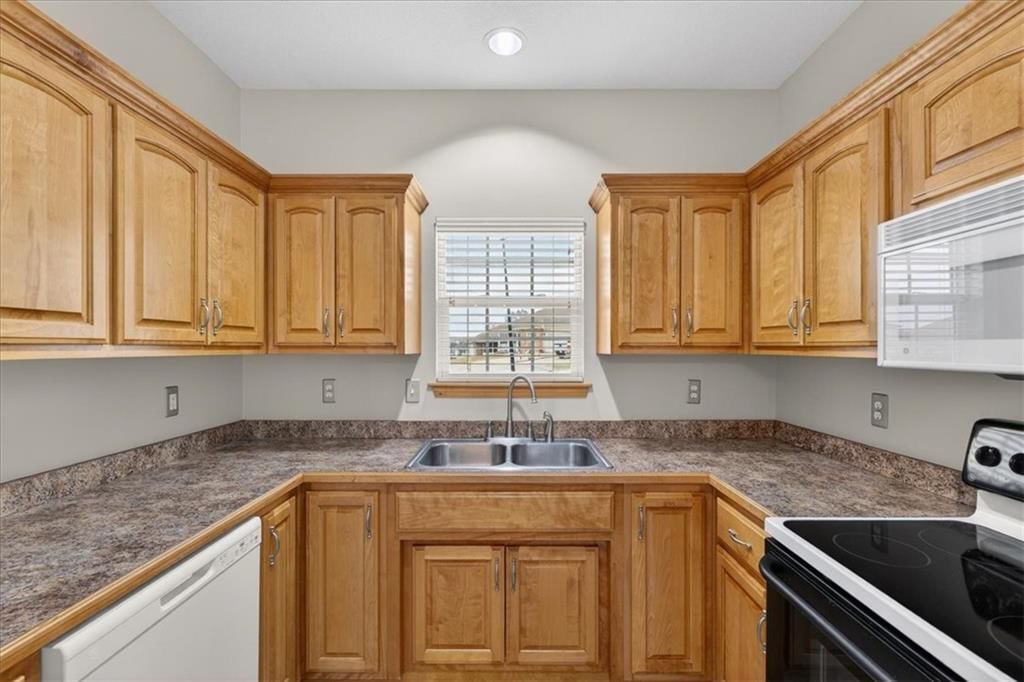 11315 Lafayette Avenue — photo 14