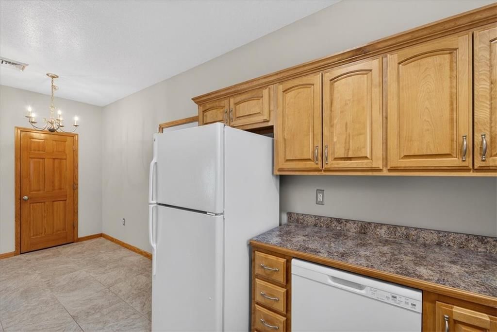 11315 Lafayette Avenue — photo 15
