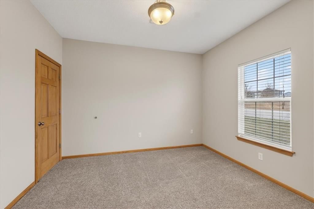 11315 Lafayette Avenue — photo 20