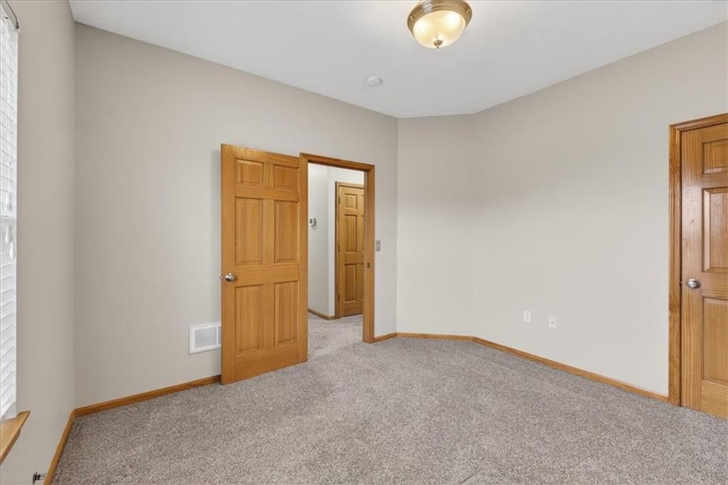11315 Lafayette Avenue — photo 21