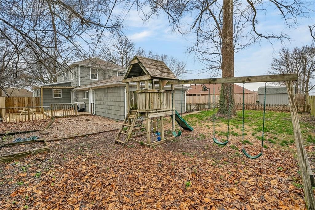 4713 Hedges Avenue — photo 9