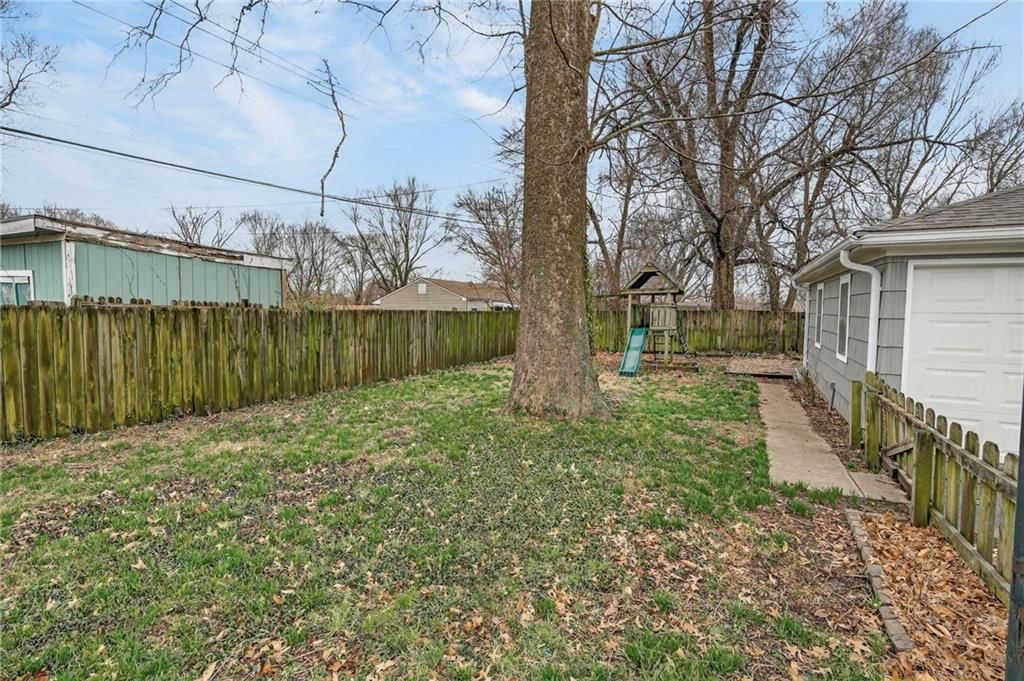 4713 Hedges Avenue — photo 10