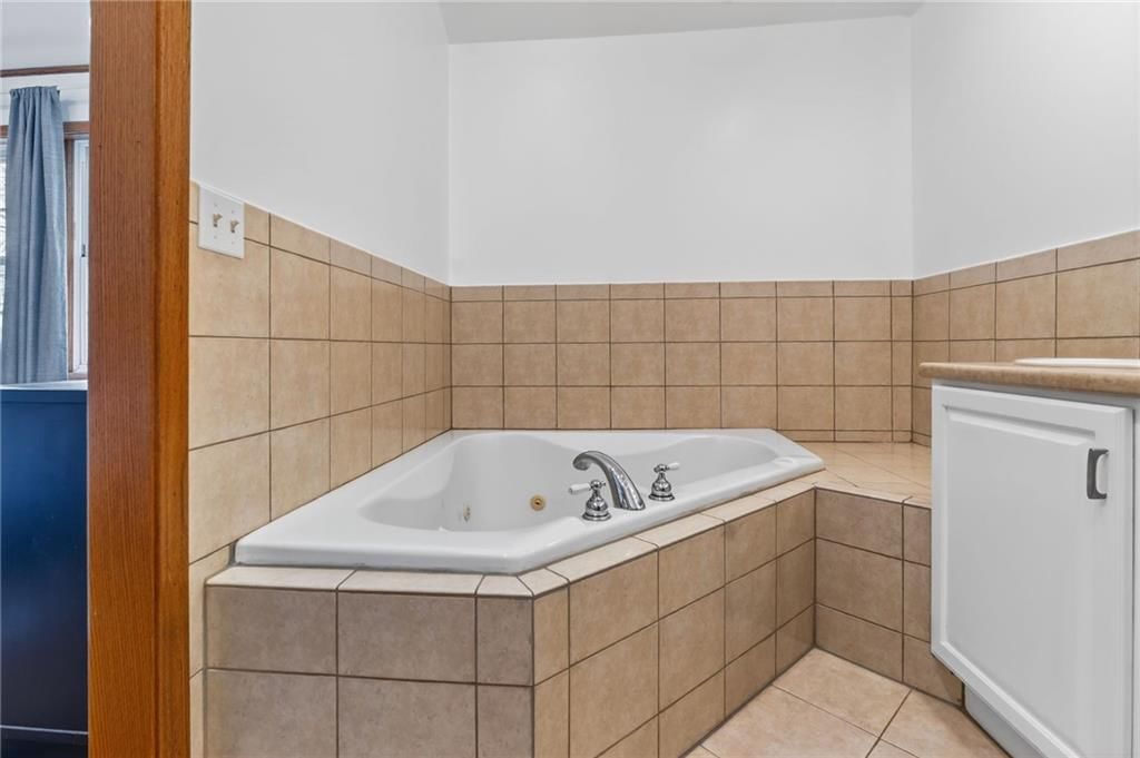 4713 Hedges Avenue — photo 37