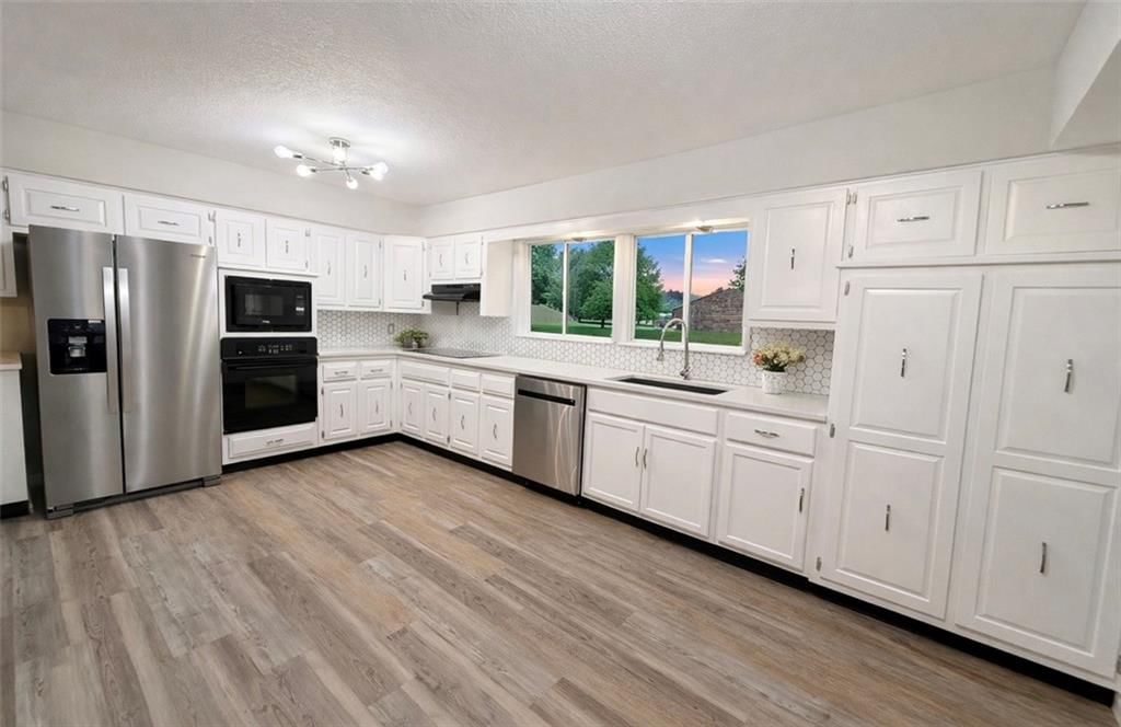 2813 Trenchard Drive — photo 5