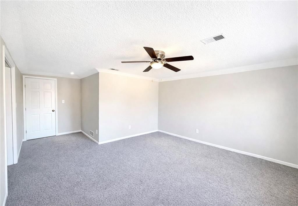 2813 Trenchard Drive — photo 14