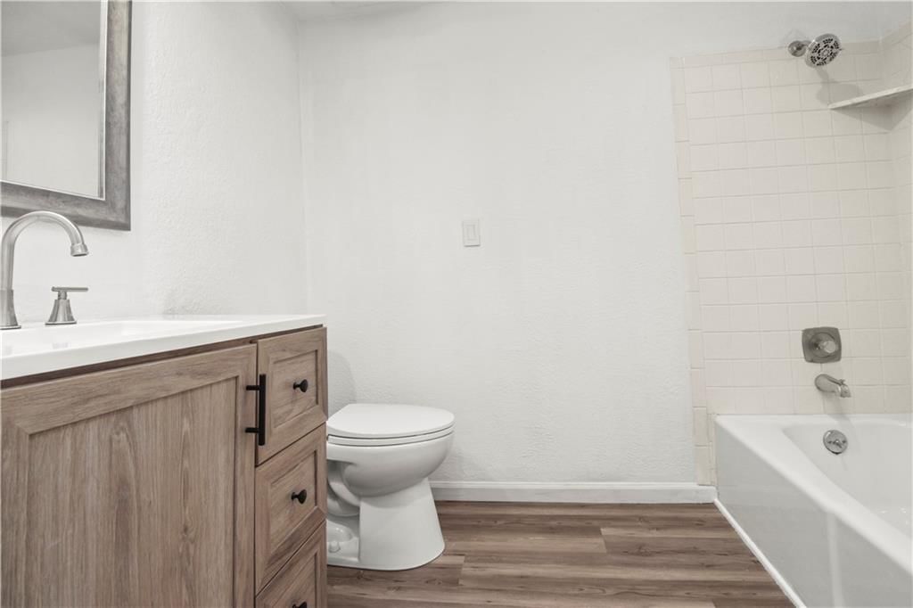 2813 Trenchard Drive — photo 15