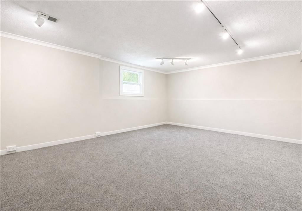 2813 Trenchard Drive — photo 18