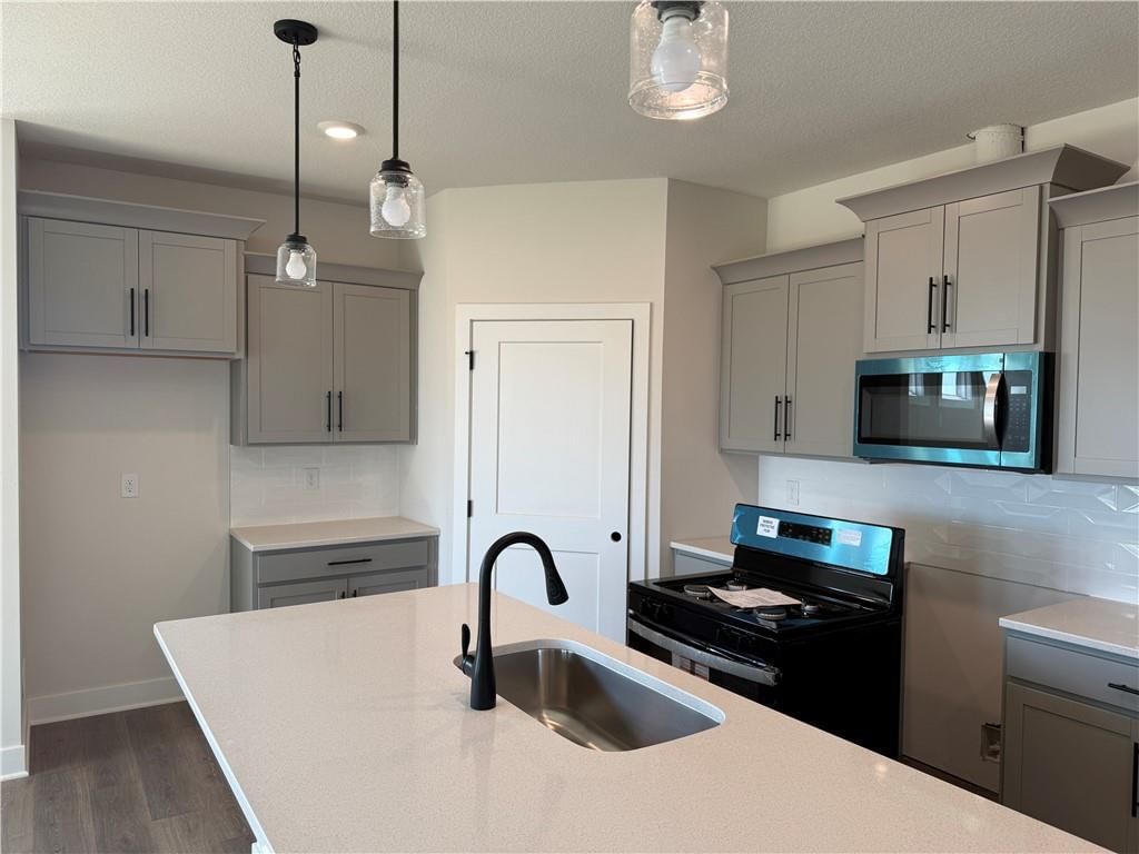 20755 W 188th Street — photo 2