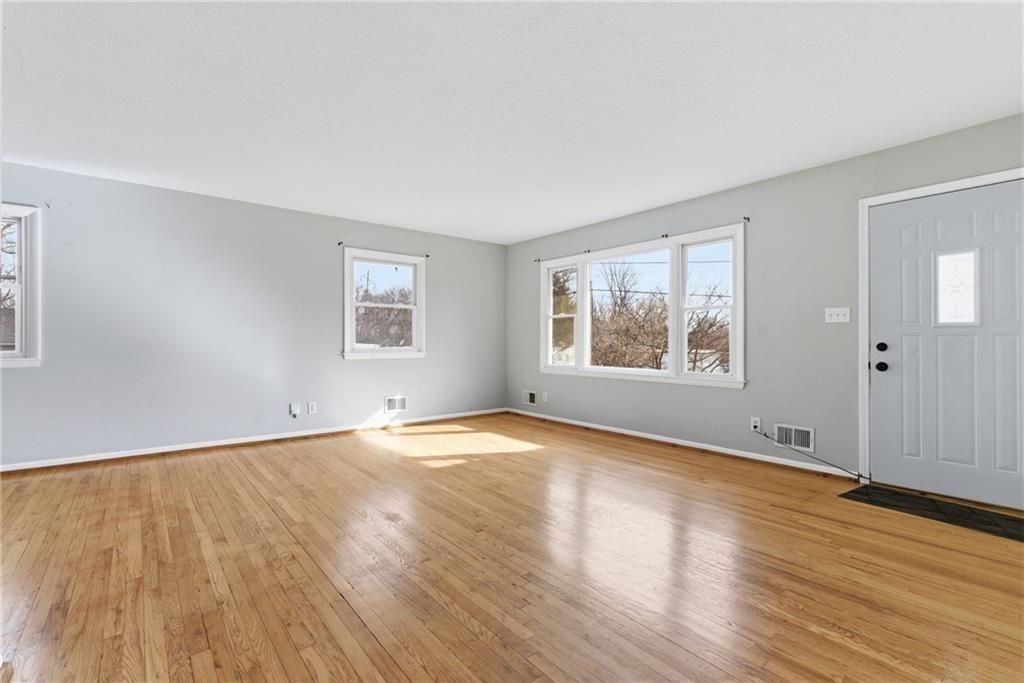 1004 E 135th Street — photo 7