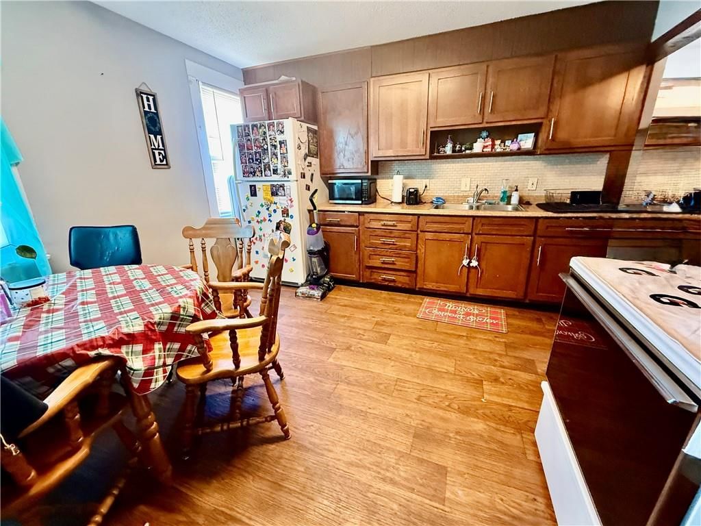 305 W Main Street — photo 14