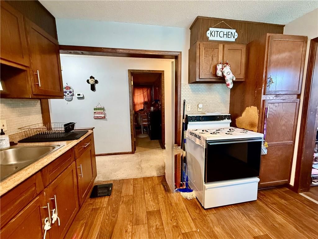 305 W Main Street — photo 15