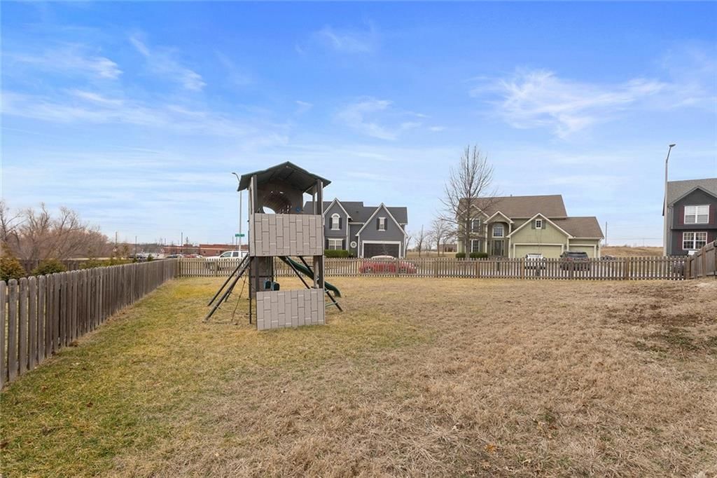 10809 N Randolph Avenue — photo 36