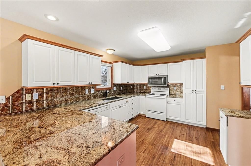 2448 SW Golf View Court — photo 10