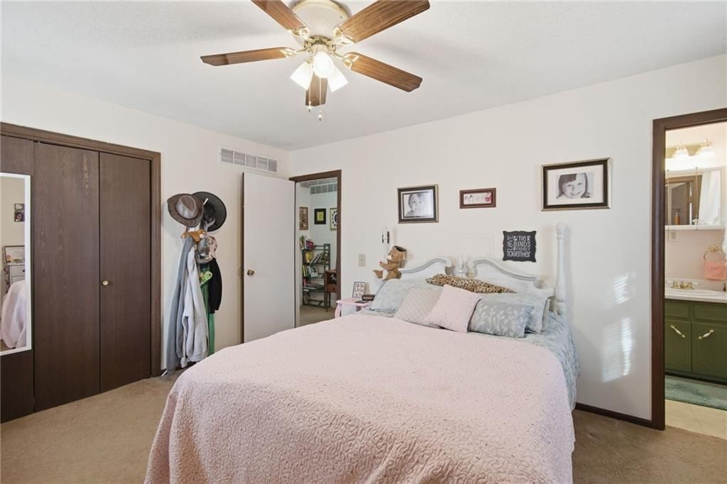 210 W Spruce Street — photo 12