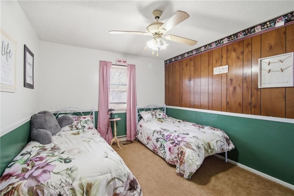 210 W Spruce Street — photo 15