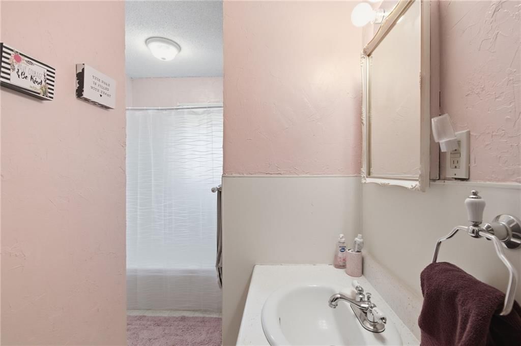 210 W Spruce Street — photo 20