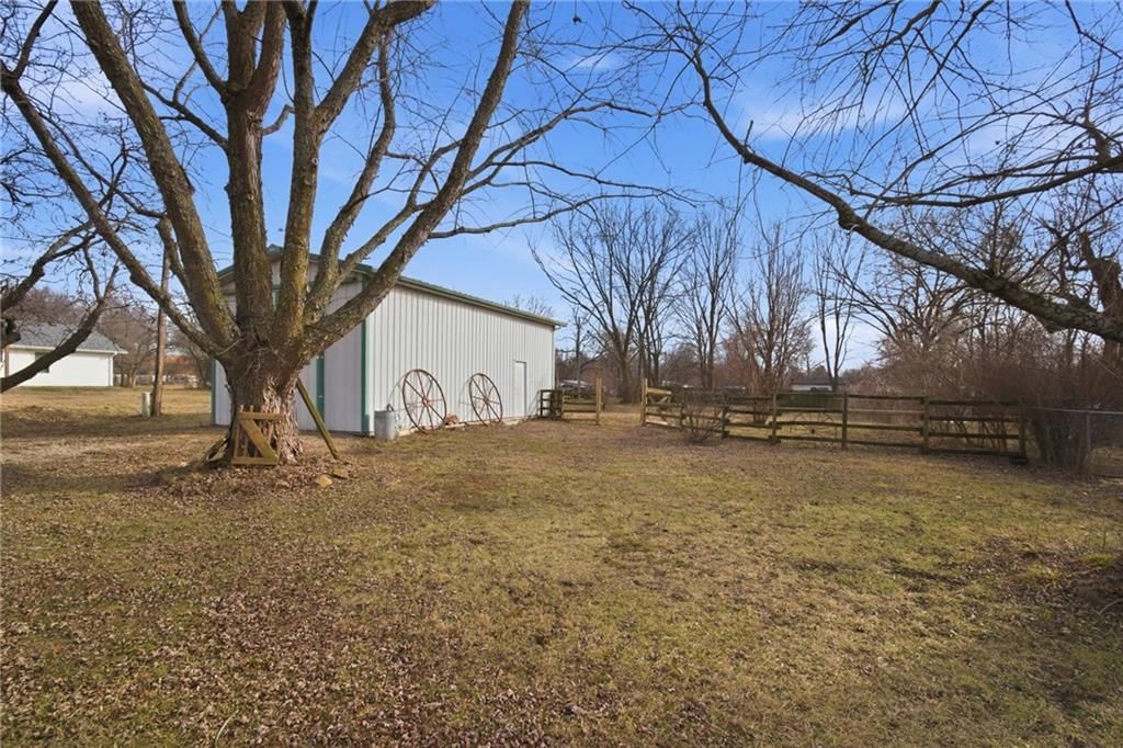 210 W Spruce Street — photo 26