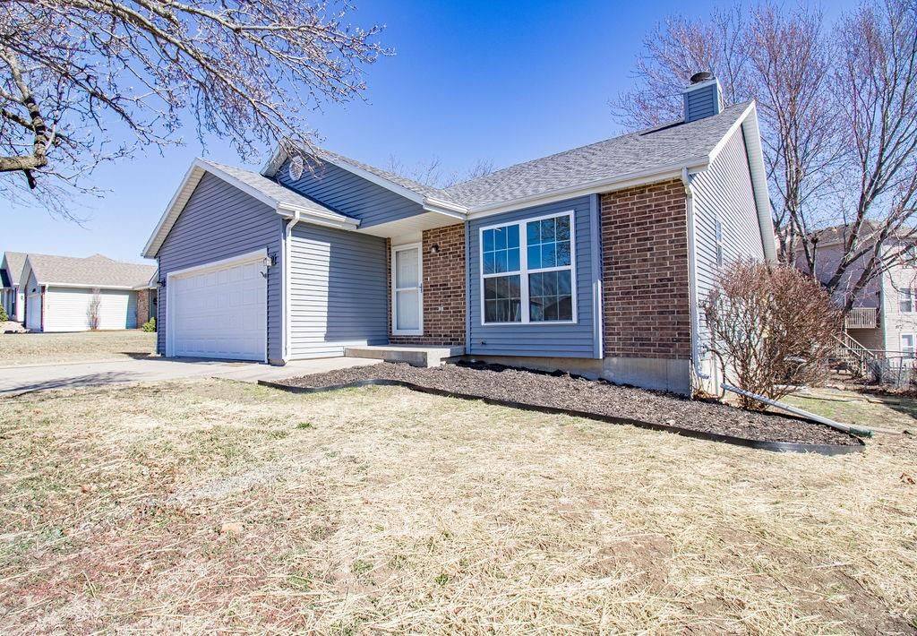 1206 Foxridge Drive — photo 3