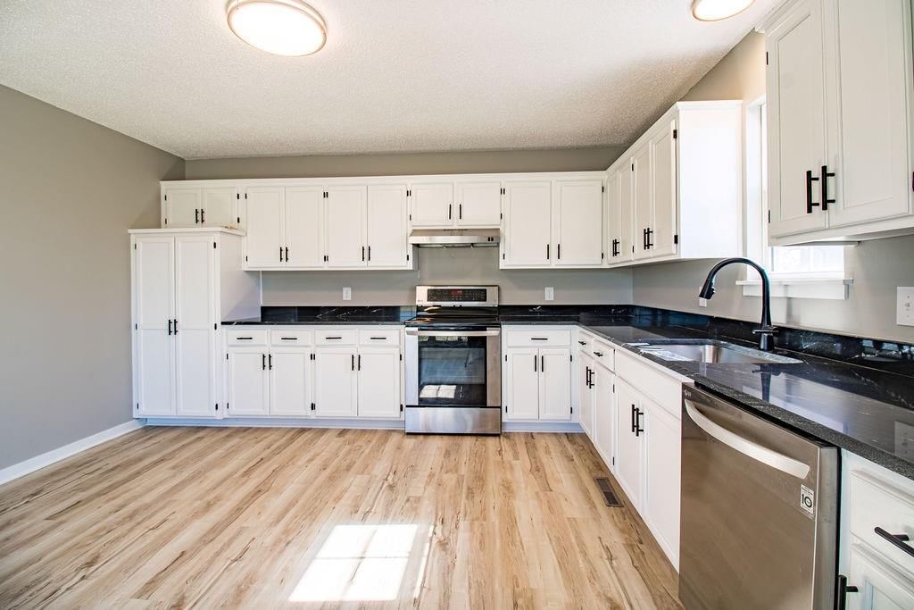 1206 Foxridge Drive — photo 6