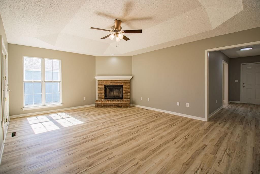 1206 Foxridge Drive — photo 9