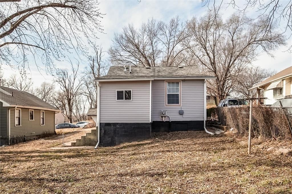 107 N Ditzler Avenue — photo 23