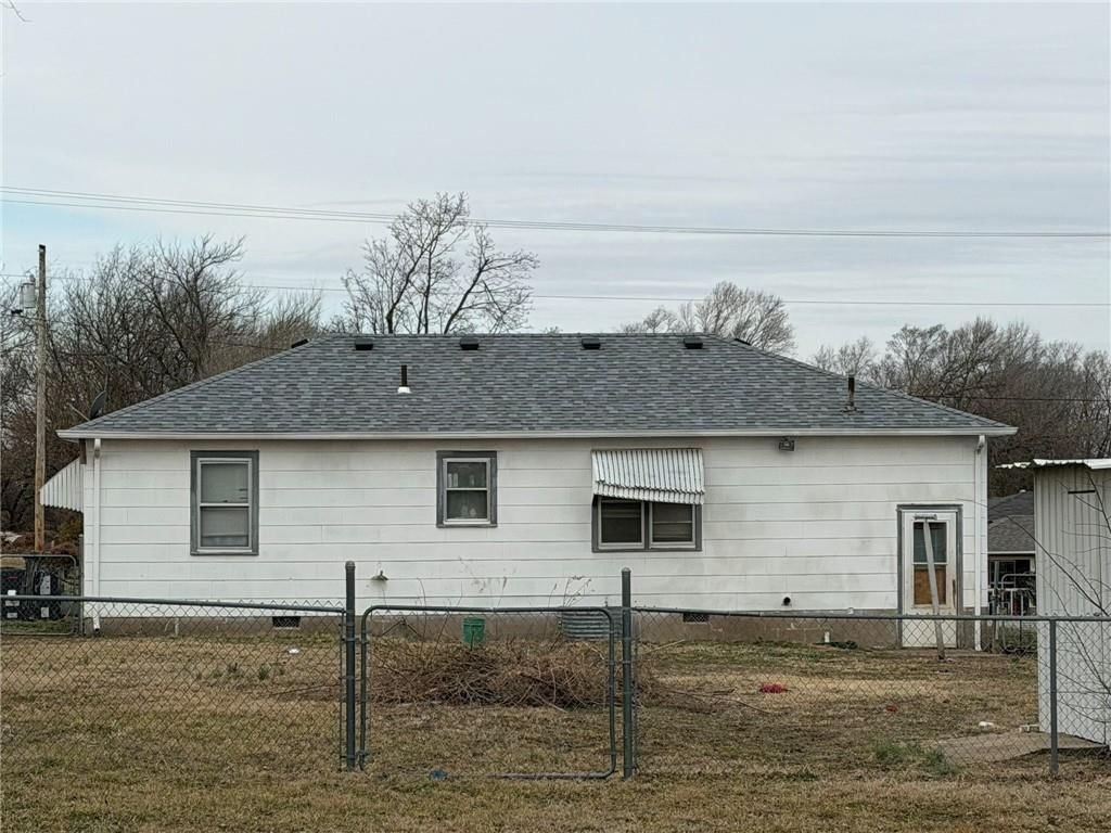 1413 Rex Avenue — photo 2