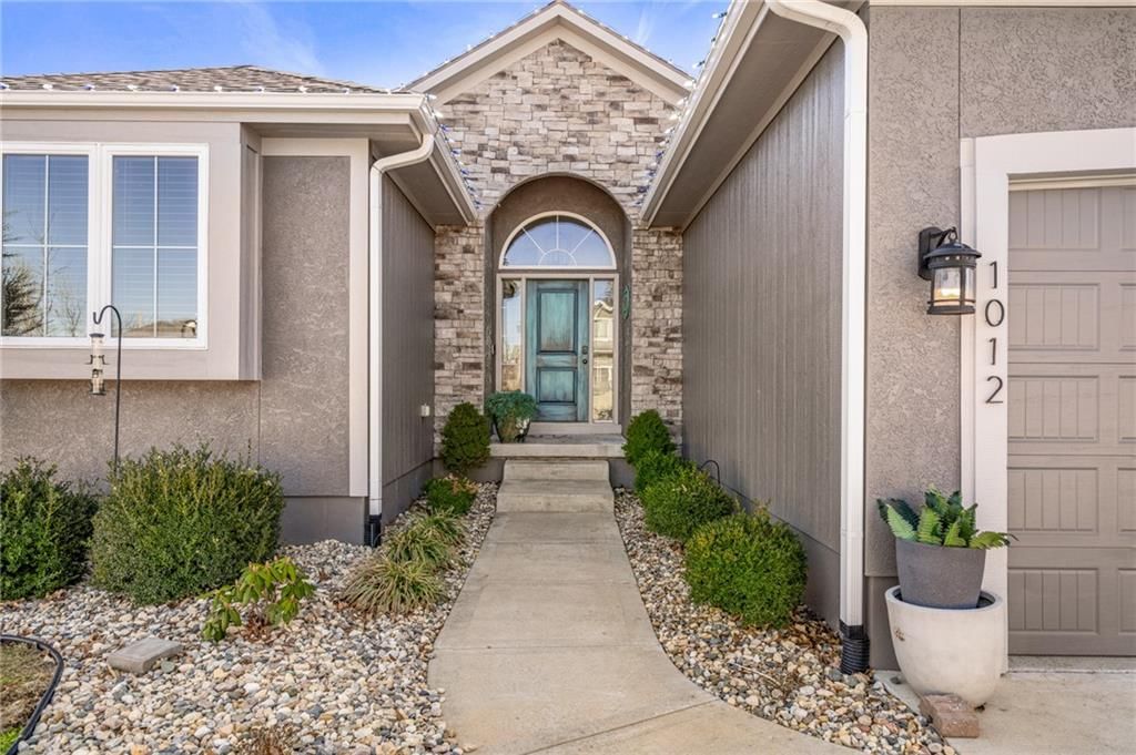 1012 SE Amber Court — photo 2