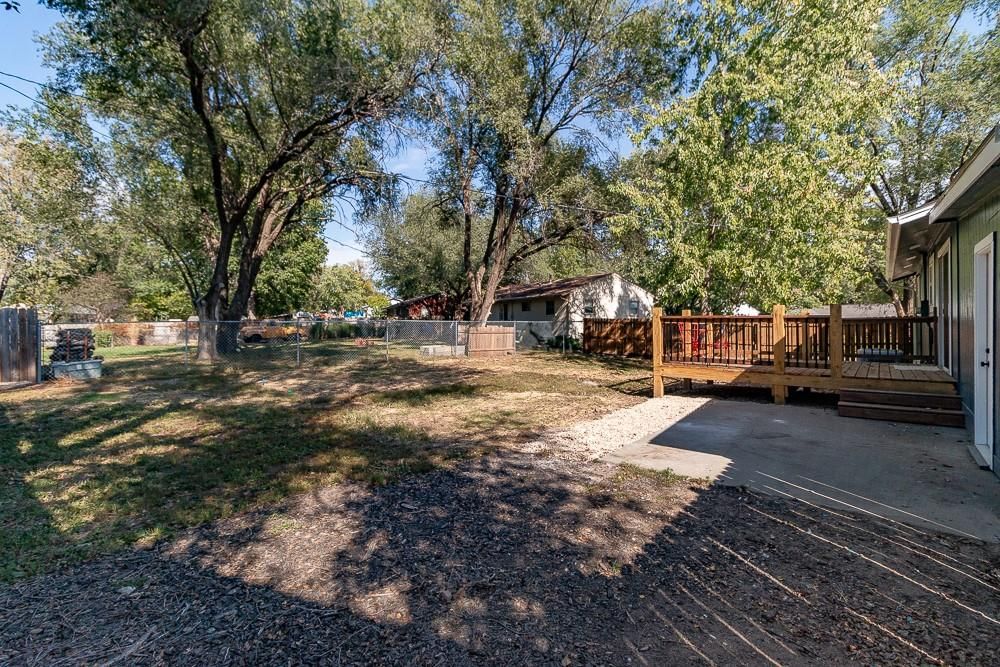 1524 E 28TH Terrace — photo 28