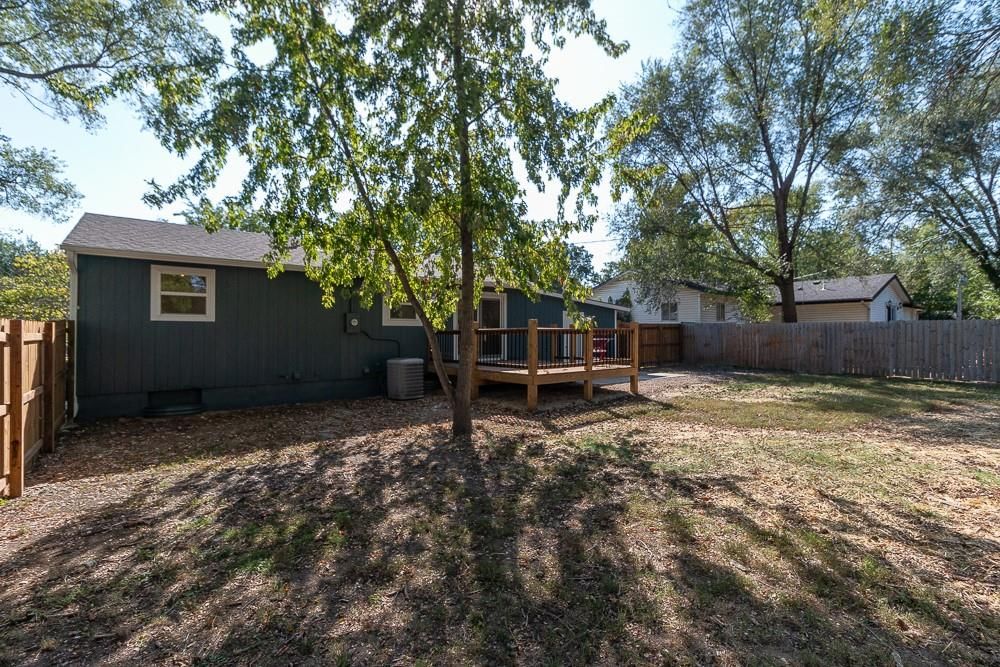 1524 E 28TH Terrace — photo 29