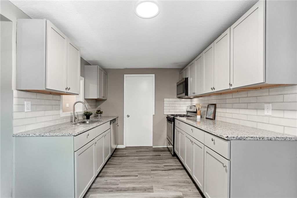307 NW 63rd Terrace — photo 8
