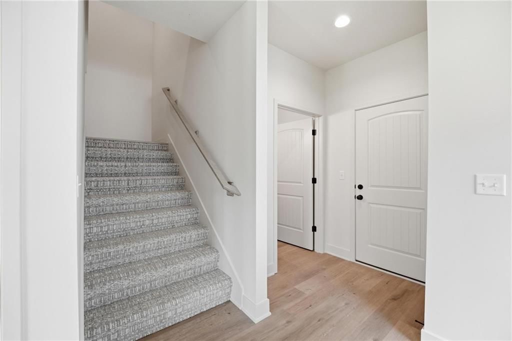 217 NW Orchard Court — photo 3