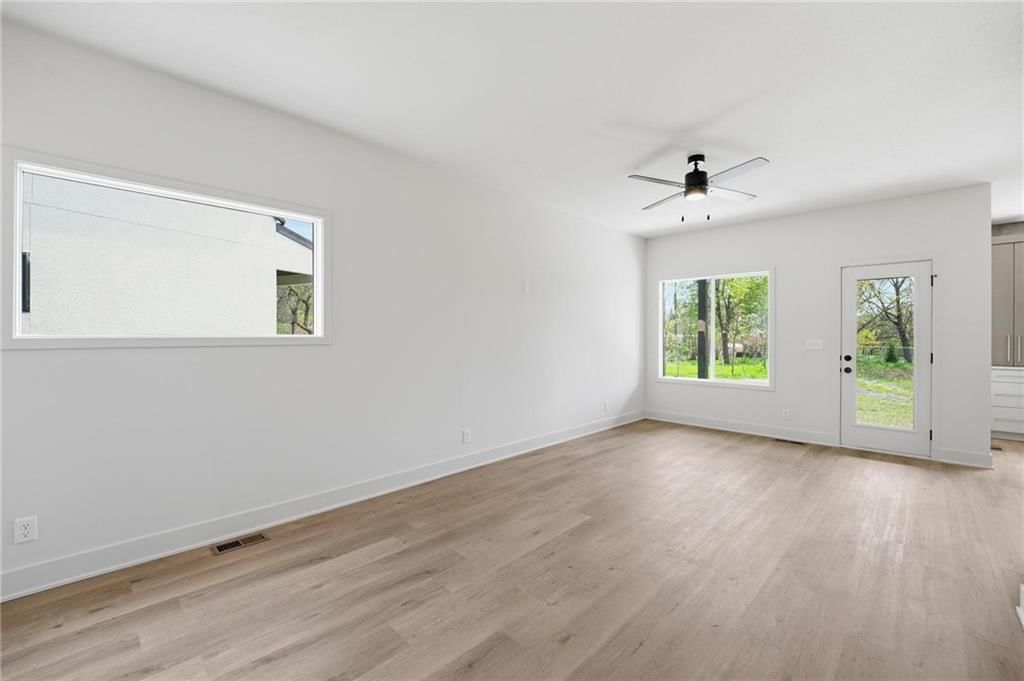 217 NW Orchard Court — photo 5