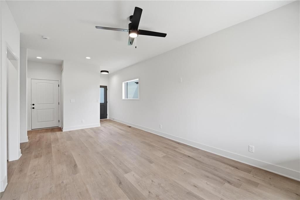 217 NW Orchard Court — photo 9