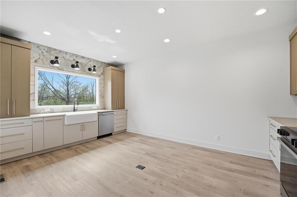 217 NW Orchard Court — photo 10