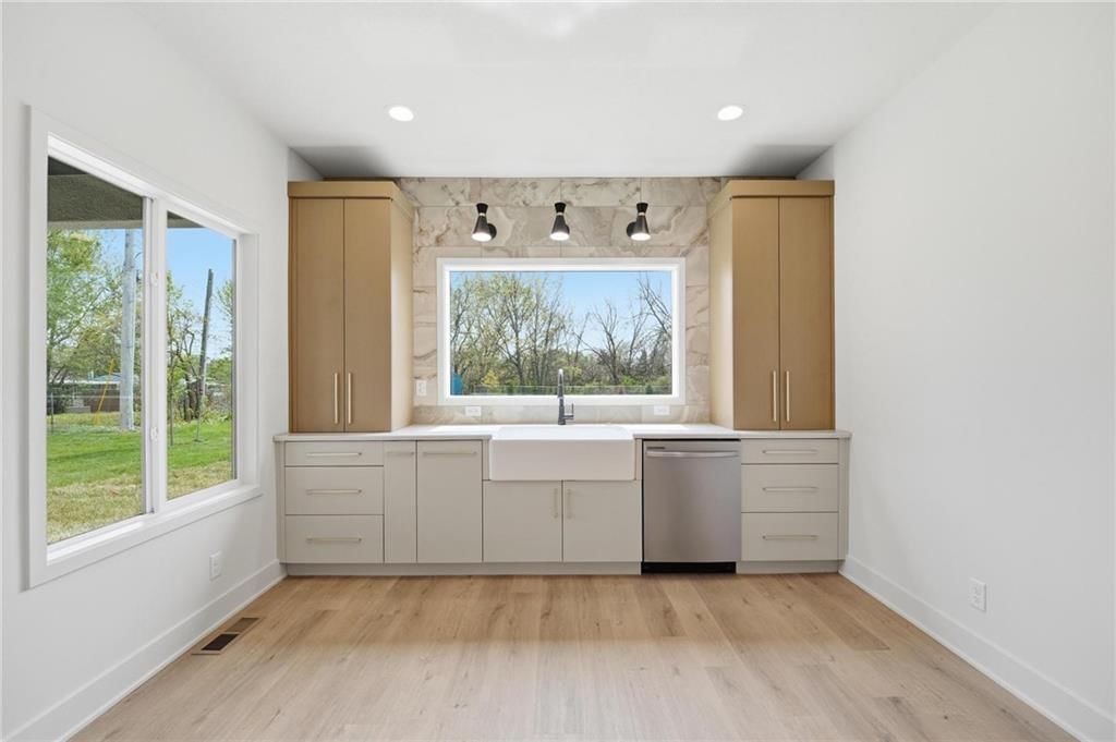 217 NW Orchard Court — photo 12