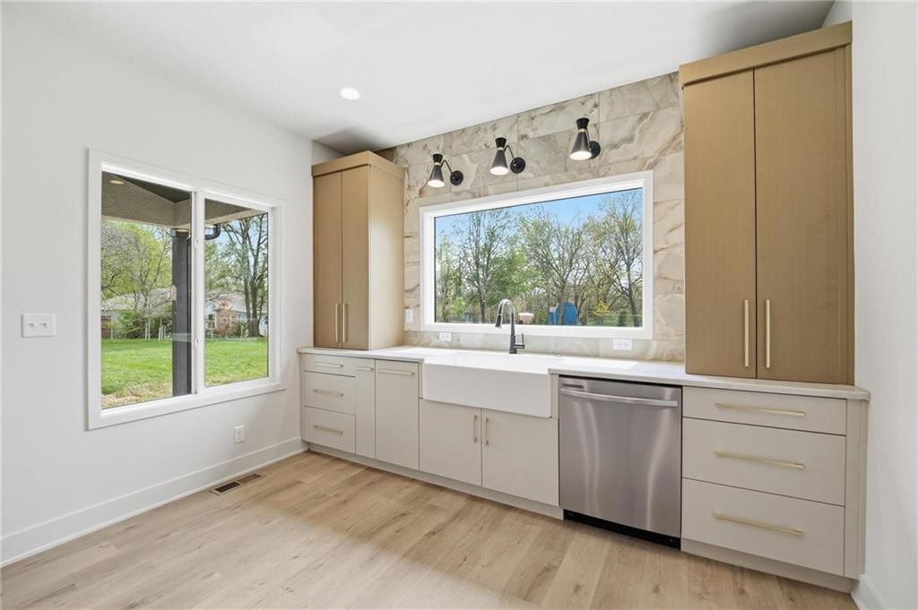 217 NW Orchard Court — photo 13
