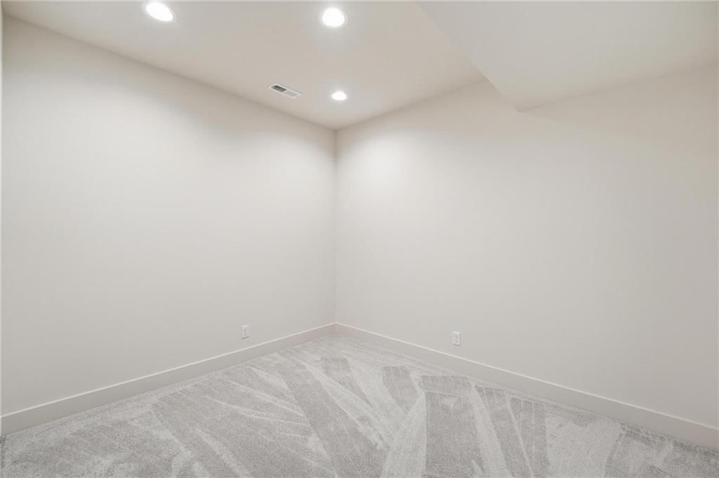 217 NW Orchard Court — photo 17