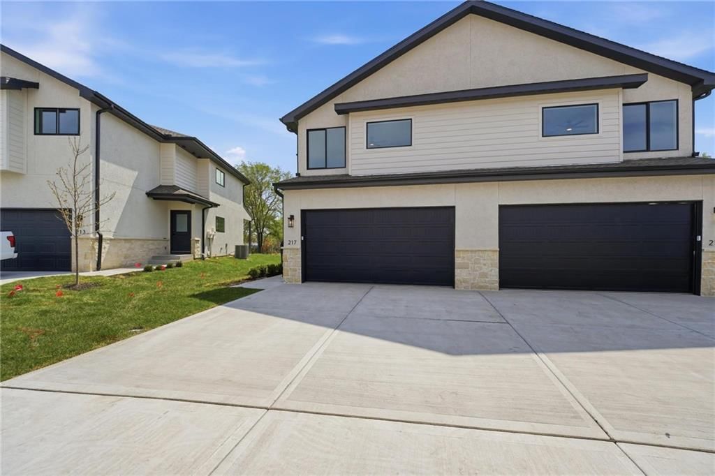 217 NW Orchard Court — photo 37